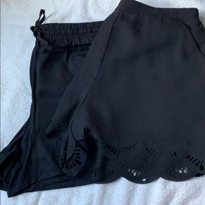💥 Lot of 2 black shorts. Both XS